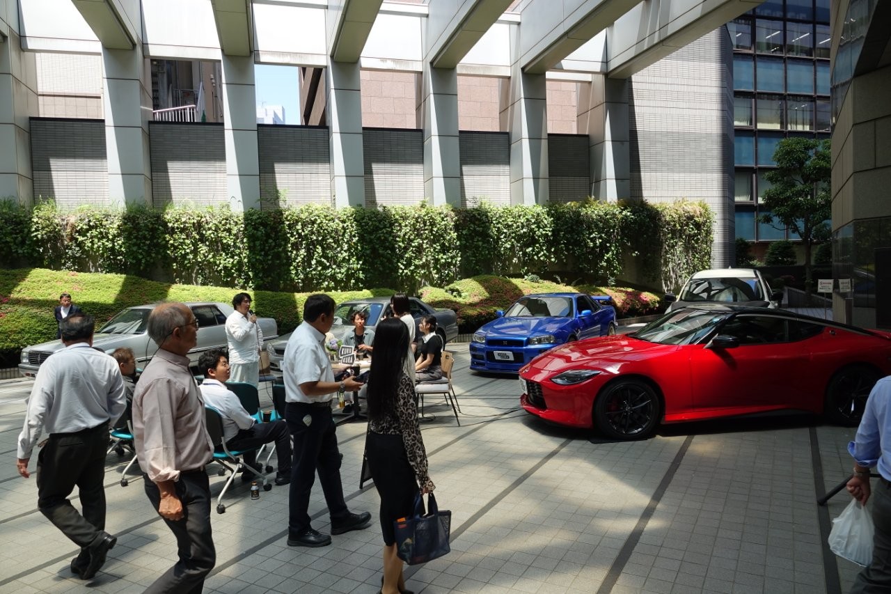 「CARS AND COFFEE」第３回を開催　フェアレディＺなど日産の名車を展示