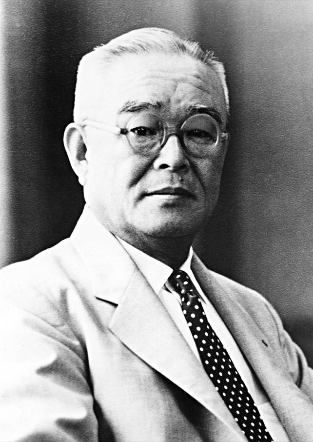 第8代会長 金丸 冨夫