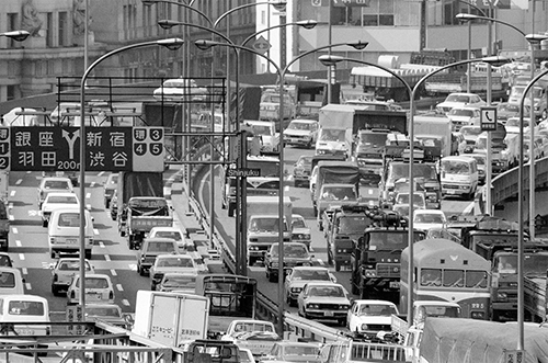 渋滞する首都高速道路（昭和54年）