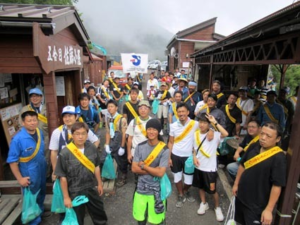 山梨整振青年部が社会貢献活動　“富士山をきれいに”１０年目