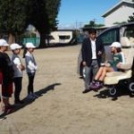 自販連群馬、前橋市の小学校でバリアフリー教室