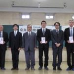 奈良県自動車教育推進協、３校に教材を寄贈