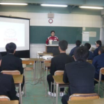 日本自動車教育振興財団、香川の高校機械科でＨＶなどの出張授業