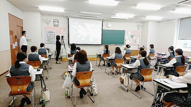 トヨタ名古屋自動車大学校　リモートで販売店と連携授業
