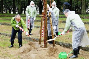 全日本トラック協会　花博記念公園鶴見緑地で植樹式