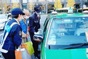 東京都内３警察署とタクシー団体　合同で初の事故防止啓発活動