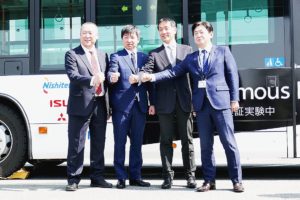 いすゞなど４社　福岡空港で大型バス自動運転、共同実証実験を開始