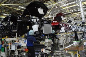 経産省、半導体安定確保へ　６カ月先の生産計画提示、自動車メーカーに求める
