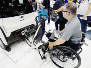 自動車メーカー各社　福祉車両開発、障害者の運転補助装置拡大