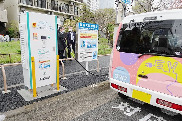 東京都　パーキングメーターでＥＶ充電器運用、国内初の実証実験開始