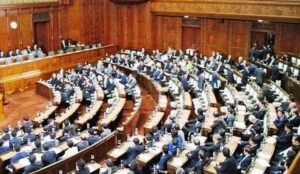 自動車関係諸税「簡素化・負担軽減」前に進まず　一向に深まらぬ国会論戦