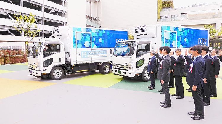 東京都　燃料電池小型トラック出発式、東京・有明で開催