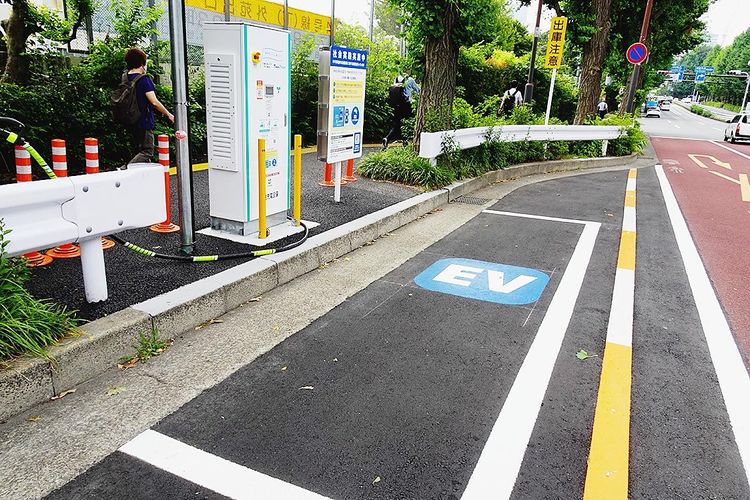 東京都、公道で３基目の急速充電器　運用開始、24時間利用可能