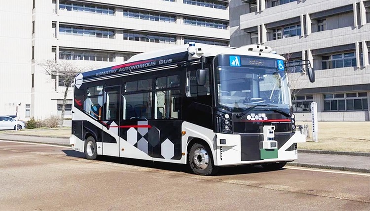 石川県小松市　ＪＲ駅と空港間の自動運転バス、通年運行開始