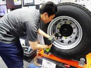 自動車機械工具商社　物流会社に車両安全対策・稼働率向上へ機器提案