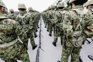 国交省と防衛省、業界団体　退職自衛官再就職支援、整備・運送業担い手確保へ