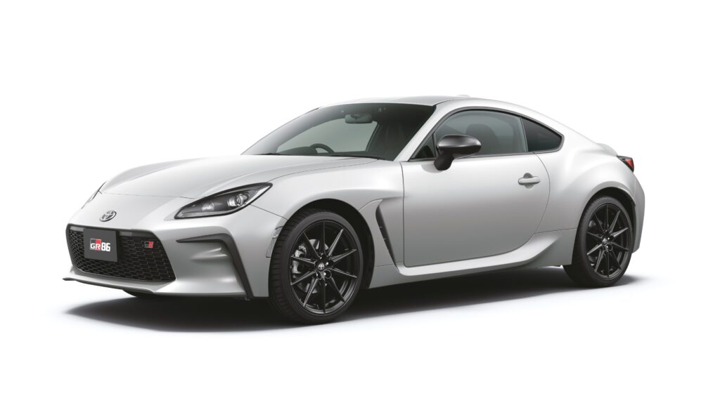 トヨタとスバル　スポーツカー「GR86」「BRZ」改良モデル発表