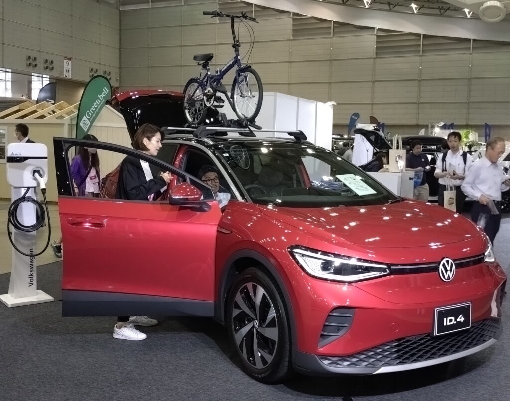 ＥＶ大容量電力で快適な野外活動　自動車メーカー「アウトドアショー」で提案