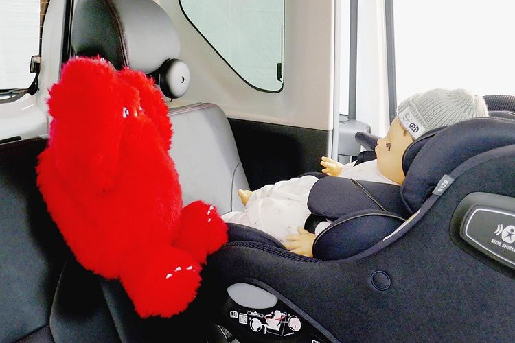 子守り支援ロボット「まだいるよ」　日産、乳児置き去り事故防止へ開発