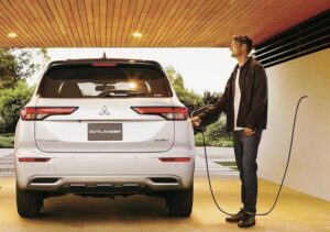 三菱自動車　アウトランダーPHEV向け「スマート充電サービス」開始