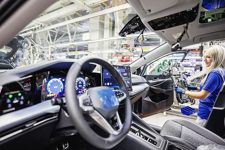 EUが行動計画　CO2排出規制を緩和　EV補助金は一元化を検討　自動車産業の競争力強化へ