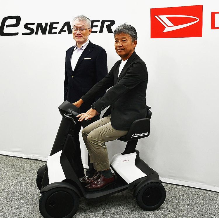 ダイハツ、電動車いす「eスニーカー」発売　気軽さや楽しさ強みに