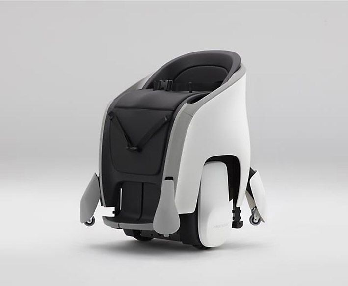 ホンダ、着座型ハンズフリーモビリティ「UNI-ONE」9月24日発売　テーマパークなどの移動手段に