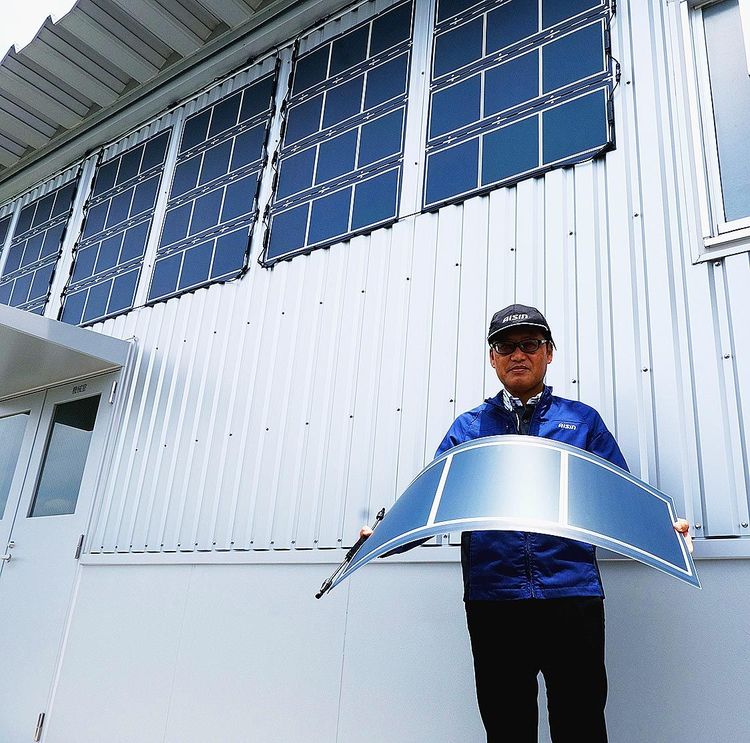 経産省、「フレキシブル型太陽電池」の設置・施工　2025年度内にガイドライン