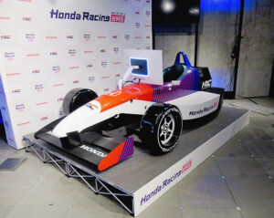 〈増やせクルマ好き！次世代の育て方〉HRC、ドライビングシミュレーター用筐体を発売