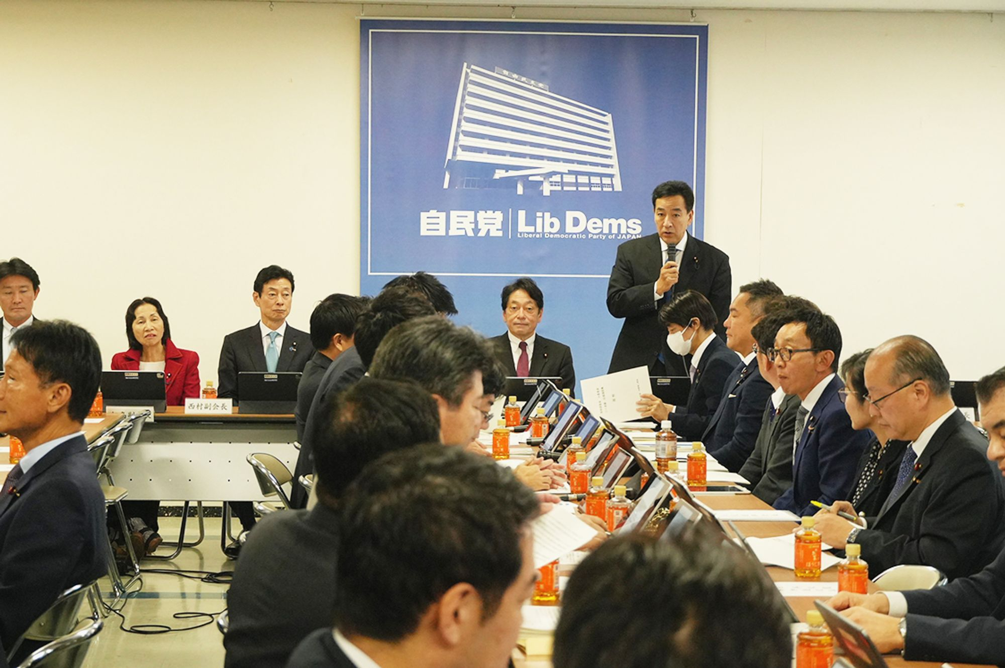 〈岐路に立つ自動車税制〉自民税調、税制改正議論ヤマ場へ　環境性能割など焦点