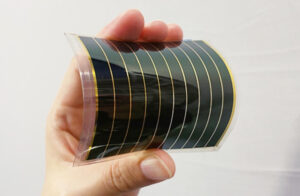 経産省、GI基金でペロブスカイト太陽電池の海外実証支援へ　新興国工業団地や先進国の公共施設を想定