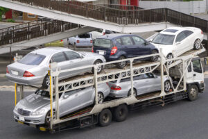 ディーラー各社、車両の路上積み下ろし問題の対策進む　自走での新車輸送も