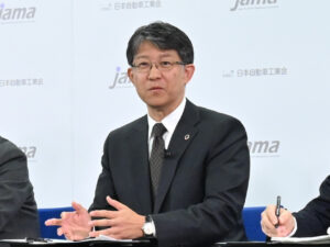 自工会が会見　水素需要を大型トラックでけん引　完成車の共同物流で効率化　競争力強化へ自動車メーカーの連携加速
