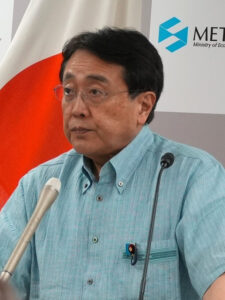 赤澤経産相、ナフサ国内生産「7月めどに元に戻る」　処理設備の定期修理終了で