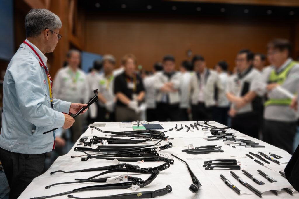 国内自動車メーカー、部品の過剰品質是正で連携　適正基準判断の「即断即決会」実施　納入先で異なるダブルスタンダード解消へ