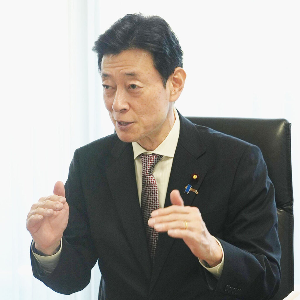 〈永田町視座　議員に聞く〉西村康稔衆院議員（自民党・自動車議連会長）　自動運転、米中とも技術的に遜色なし
