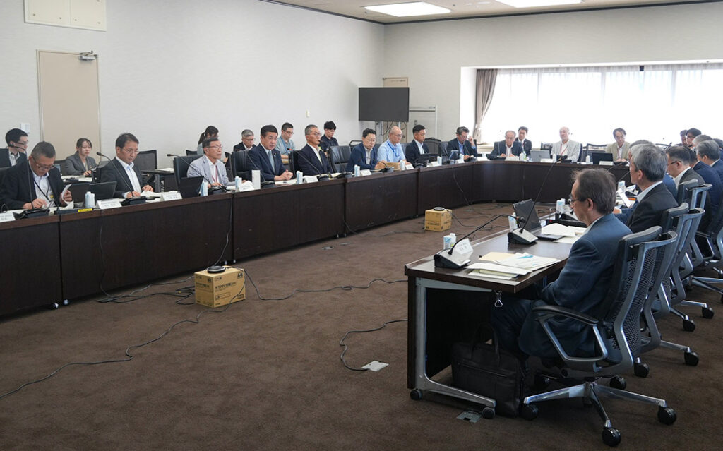 経産省、補給品や代金決定の課題を業界団体と議論　第3回「自動車サプライチェーン取引適正化会議」開催