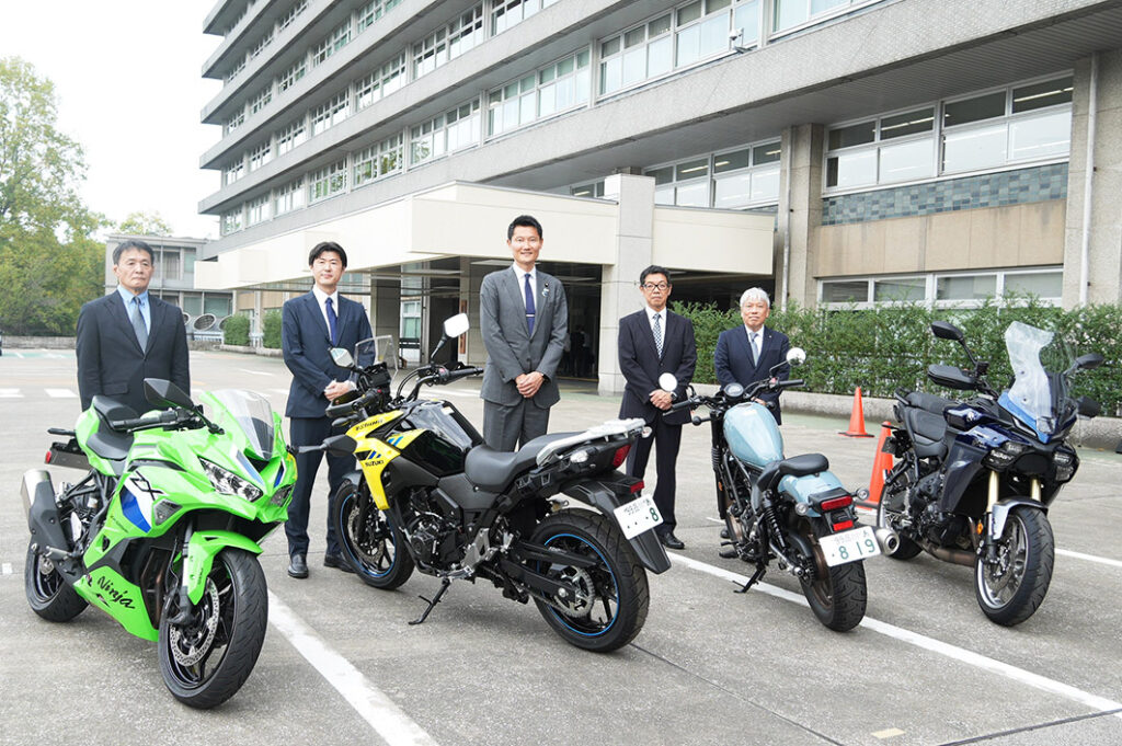 国土交通省、バイクの「希望ナンバー」申し込み受付開始　ナンバープレートの様式も変更